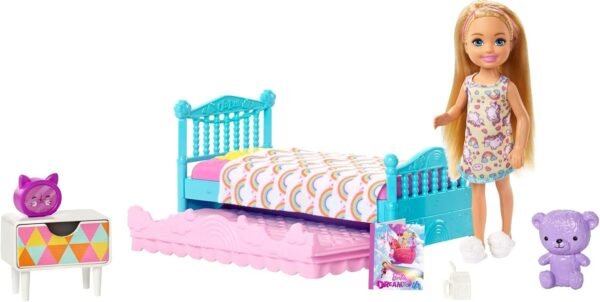 Barbie Club Chelsea Toy, 6-inch Blonde Doll and Bedroom Playset with Working Trundle Bed, Nightstand with Drawer, Teddy Bear and More, Gift for 3 to 7 Year Olds [Amazon Exclusive]